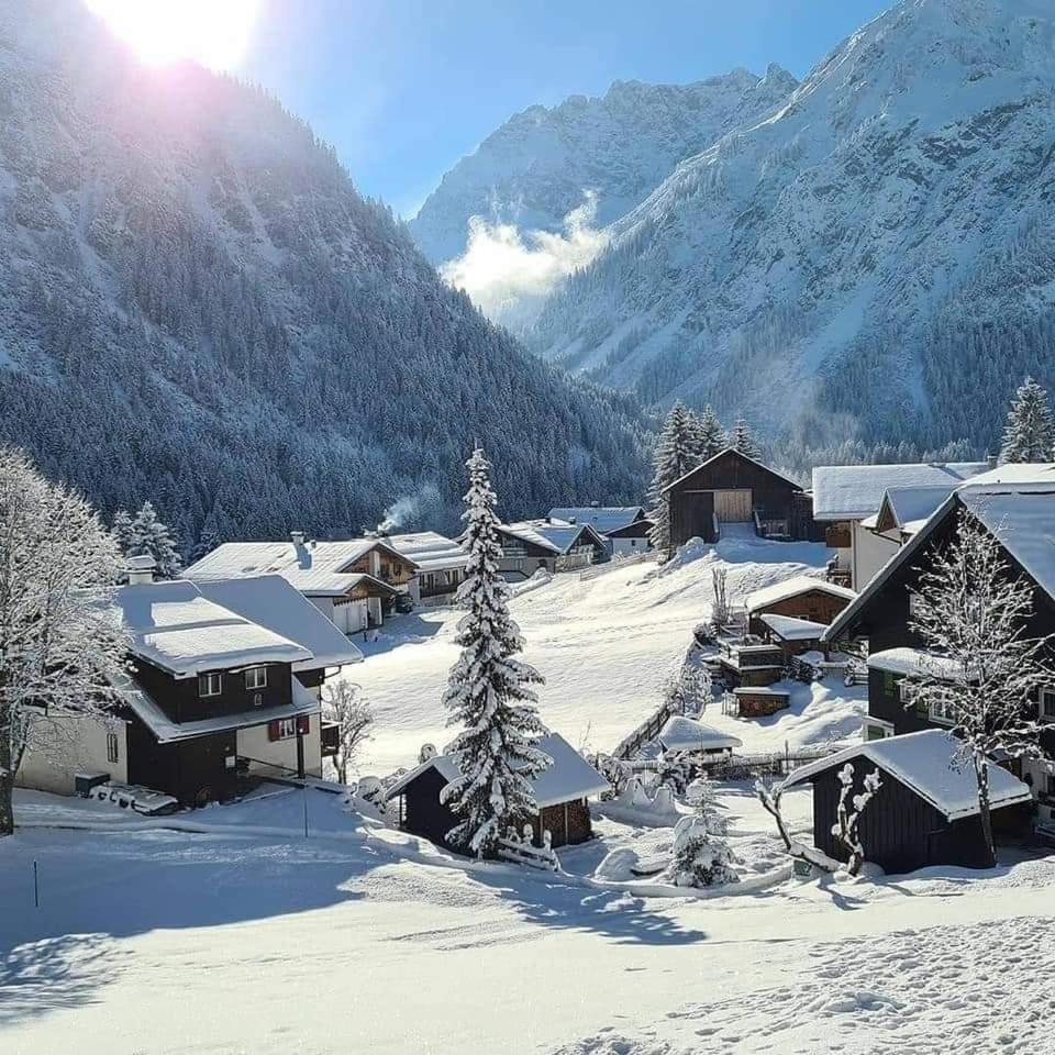 Aparthotel 333 Mit Schwimmbad Kleinwalsertal Міттельберг Екстер'єр фото
